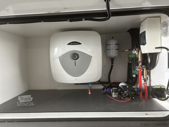 Autorulotă pentru cai Daimler Actros