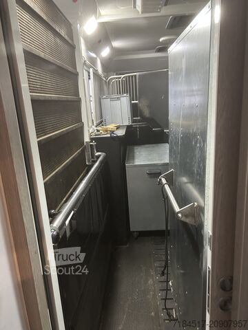 Autorulotă pentru cai Daimler Actros