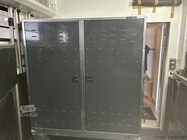 Autorulotă pentru cai Daimler Actros