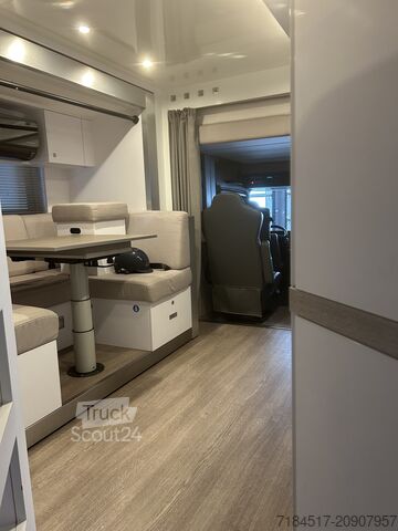 Autorulotă pentru cai Daimler Actros