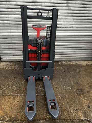 Hochhubwagen Linde D 12