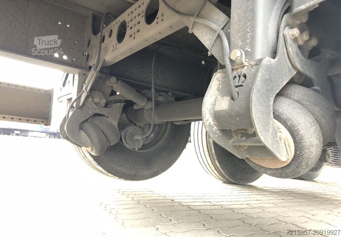 Semirimorchio con telone Krone SDP27 KARDIN