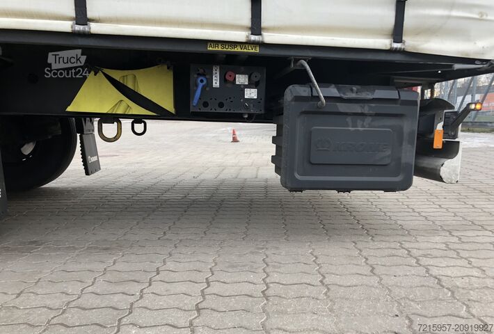 Semirimorchio con telone Krone SDP27 KARDIN