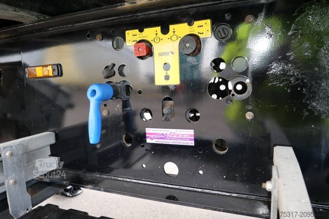 Semi-remorque benne SCHMITZ CARGOBULL SKI 24 SL 9,6/ 55 m³ MULTITÜRE 6300 kg GETREIDE