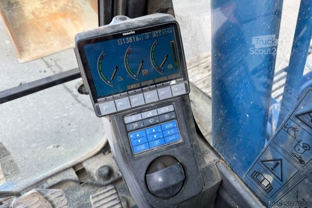 Excavator pe şenile KOMATSU PC210LC-8 Oilquick 2x Schaufeln