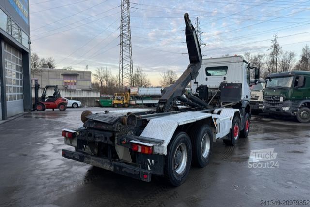 Kampós konténerszállító teherautó MERCEDES-BENZ Arocs 3248 8x4 Hiab 26T