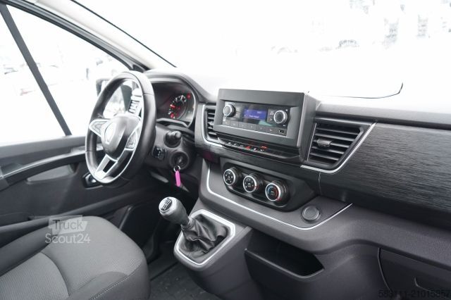 Minibus RENAULT TRAFIC III / BUS / 9 MIEJSC  / PIERWSZY W?A?CICI