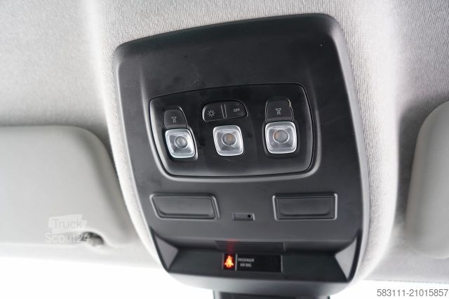 Minibus RENAULT TRAFIC III / BUS / 9 MIEJSC  / PIERWSZY W?A?CICI