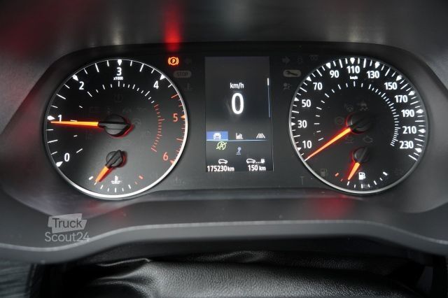 Minibus RENAULT TRAFIC III / BUS / 9 MIEJSC  / PIERWSZY W?A?CICI