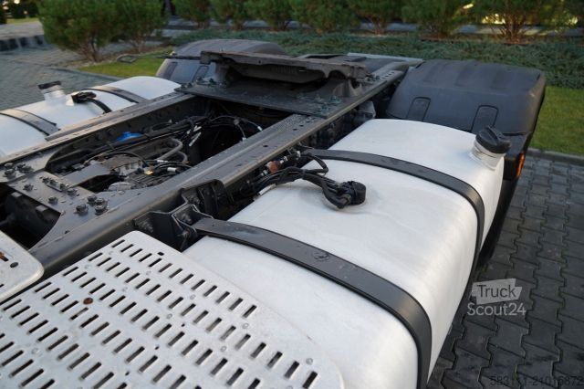 Standaard trekker DAF XF 460 / SPACE CAB / EURO 6 