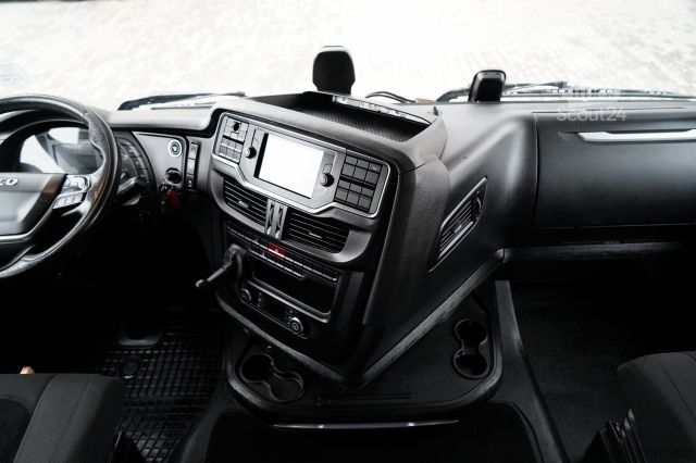 Standaard trekker IVECO S-WAY / 460 / RETARDER / LNG 