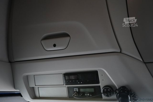 Standaard trekker IVECO S-WAY / 460 / RETARDER / LNG 