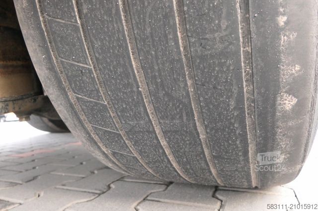 Otvorena poluprikolica sa ceradom KRONE CURTAINSIDER/MEGA/PALLET BOX/LIFTED ROOF & AXLE/