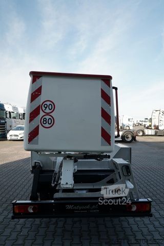 Plate-forme élévatrice sur camion NISSAN CABSTAR / ZWY?KA 16,3 METRÓW / BLI?NIAK / UD?WIG