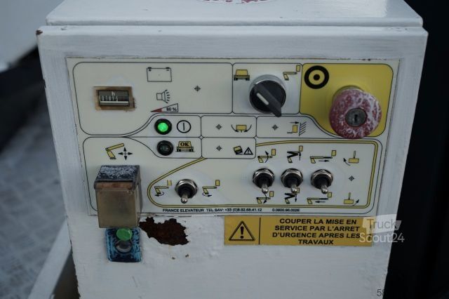 Plate-forme élévatrice sur camion NISSAN CABSTAR / ZWY?KA 16,3 METRÓW / BLI?NIAK / UD?WIG