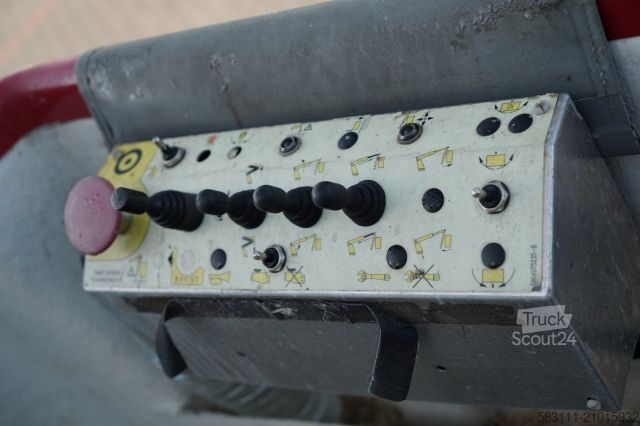 Plate-forme élévatrice sur camion NISSAN CABSTAR / ZWY?KA 16,3 METRÓW / BLI?NIAK / UD?WIG