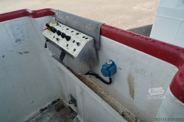 Plate-forme élévatrice sur camion NISSAN CABSTAR / ZWY?KA 16,3 METRÓW / BLI?NIAK / UD?WIG