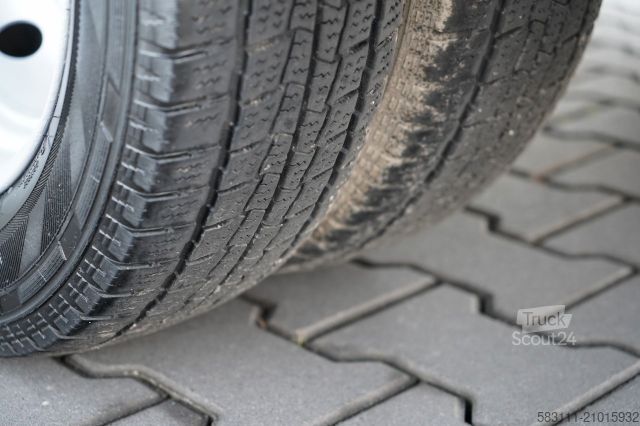 Plate-forme élévatrice sur camion NISSAN CABSTAR / ZWY?KA 16,3 METRÓW / BLI?NIAK / UD?WIG