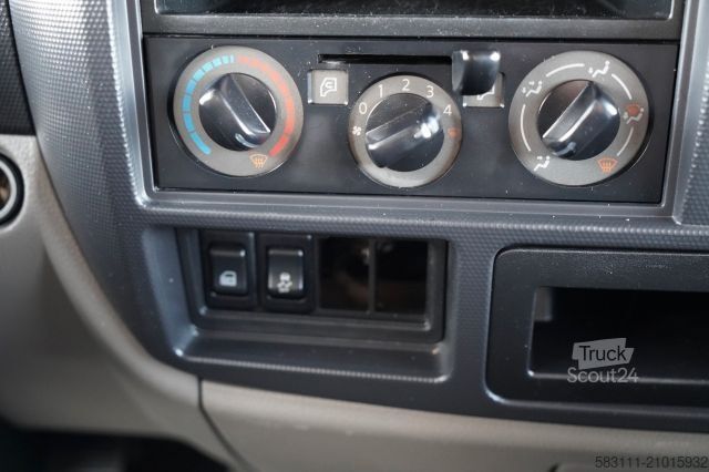 Plate-forme élévatrice sur camion NISSAN CABSTAR / ZWY?KA 16,3 METRÓW / BLI?NIAK / UD?WIG