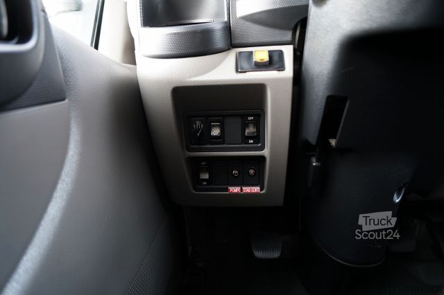 Plate-forme élévatrice sur camion NISSAN CABSTAR / ZWY?KA 16,3 METRÓW / BLI?NIAK / UD?WIG