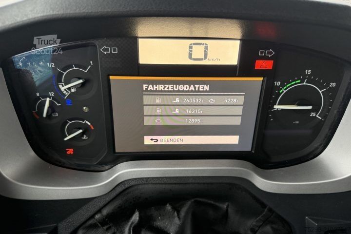 Standaard trekker Renault T520 6x2 Kipphydraulik / Swiss-Vehicle