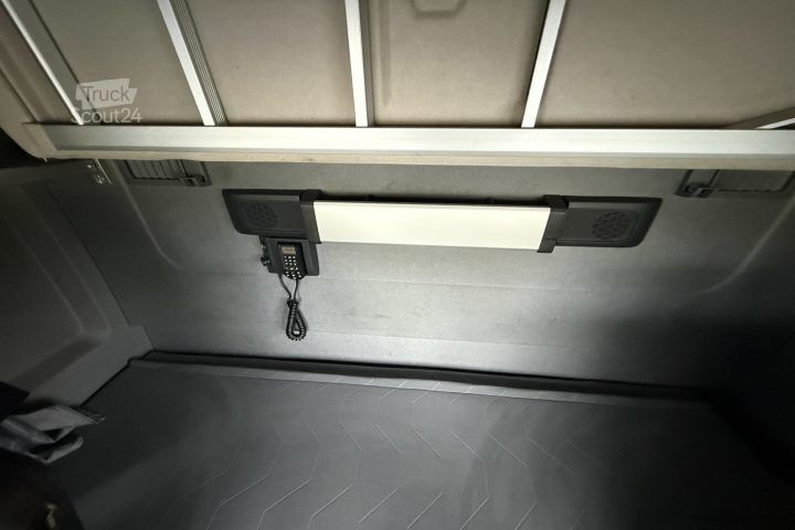 Standaard trekker Renault T520 6x2 Kipphydraulik / Swiss-Vehicle