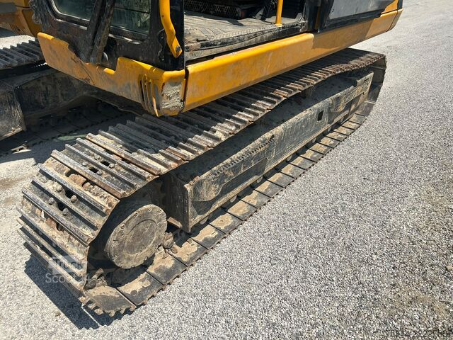 Excavator pe șenile JCB 140X LC