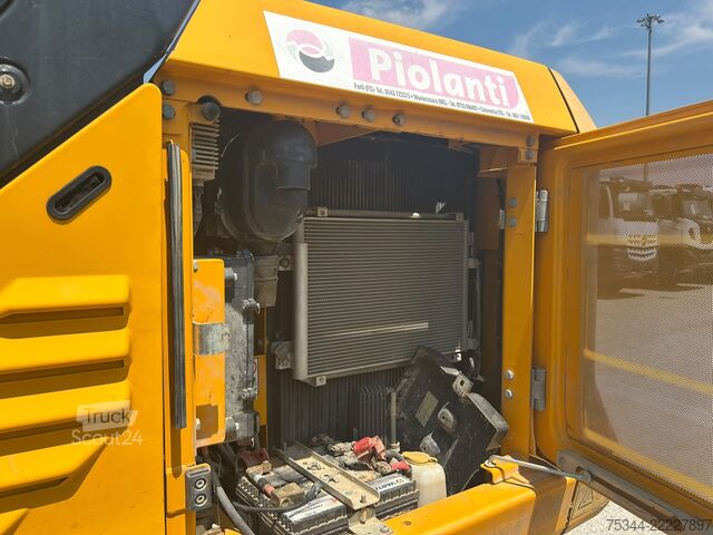 Excavator pe șenile JCB 140X LC