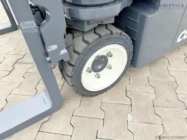 4-way forklift COMBILIFT CBE2500 TRIPLEX 5500 FORK POSITIONER