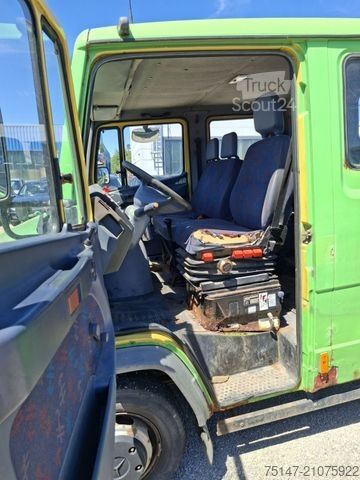 Pick-up bestelwagen MERCEDES-BENZ 512 D Vario Doka 5-Sitzer Pritsche Schneepflug