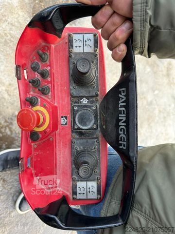 Grue à tour PALFINGER PK 18080 FUNKFERNBEDIENUNG BJ 2000