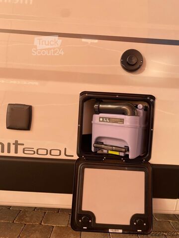 Τροχόσπιτο αυτοκινούμενο PÖSSL Summit 600 L Automatik - Markise Solar Lithium