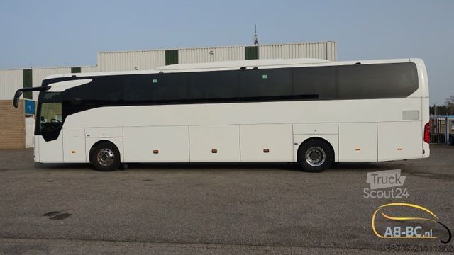 Motor coach MERCEDES-BENZ Tourismo RHD, 55 Sitze, Euro 6
