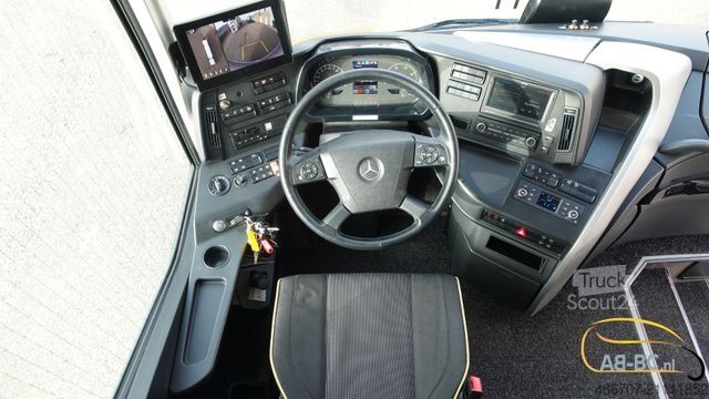 Motor coach MERCEDES-BENZ Tourismo RHD, 55 Sitze, Euro 6