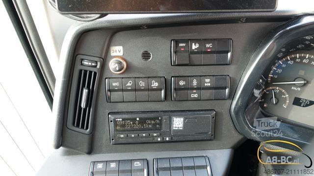 Motor coach MERCEDES-BENZ Tourismo RHD, 55 Sitze, Euro 6