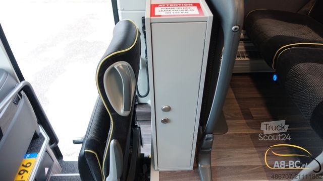 Motor coach MERCEDES-BENZ Tourismo RHD, 55 Sitze, Euro 6