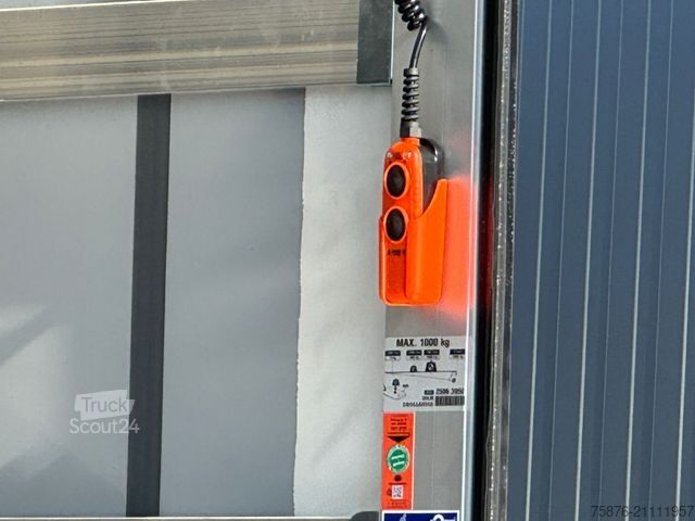 Gardinsidad skåpbil IVECO Daily 70C21 Planenaufbau 590x247x240 LBW