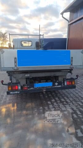 Camion benne trilatérale 5,5 t Isuzu N-Serie 5,5 t