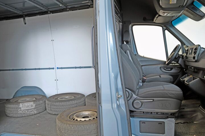 Фургон з високим дахом MERCEDES-BENZ Sprinter 317 CDI/36 MR 9G-Tronic Klima grau #241