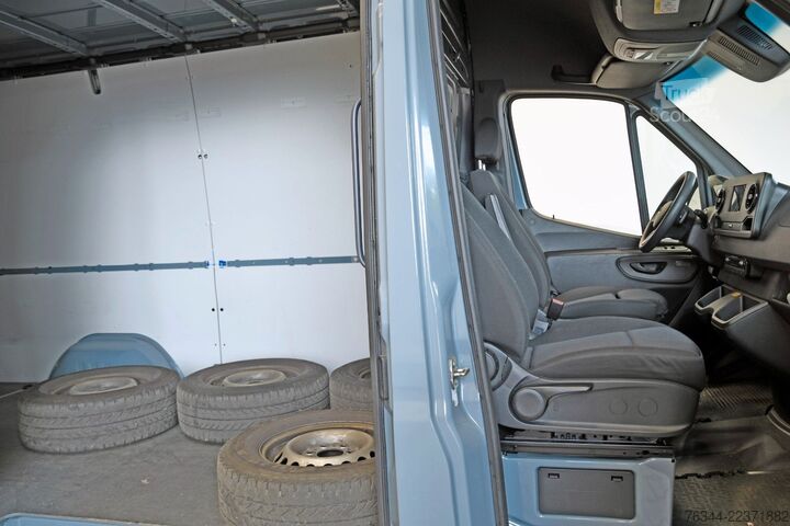 Панельний фургон MERCEDES-BENZ Sprinter 317 CDI/36 MR 9G-Tronic Klima grau #241