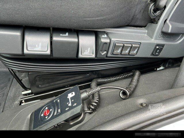 Шасси фургона MERCEDES-BENZ Atego 823 L Koffer 7,30m* LBW 1to*Klima*Alu*TOP