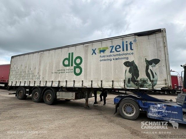 Nyitott ponyvás félpótkocsi  Curtainsider Standard
