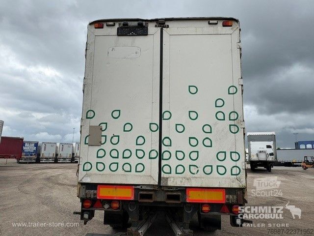 Nyitott ponyvás félpótkocsi  Curtainsider Standard