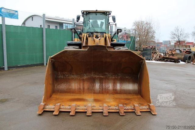 Chargeuse sur pneus CATERPILLAR 972MXE - Nr.: 373