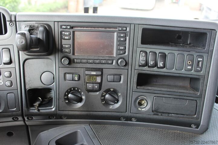 Platós teherautó ponyvával Scania P280 E6 Schiebeplane  Edscha  LBW 2t.  Navi