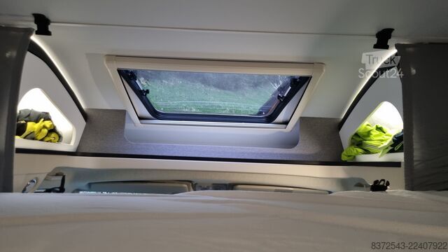 Delno integriran avtodom za 5 oseb. Sun Living- Adria Gruppe S 70 SP