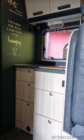 Delno integriran avtodom za 5 oseb. Sun Living- Adria Gruppe S 70 SP