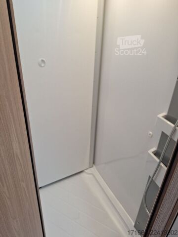 Pusiau integruotas kemperis BÜRSTNER Limited T 660 *SAT-TV*Markise*Truma 6E*