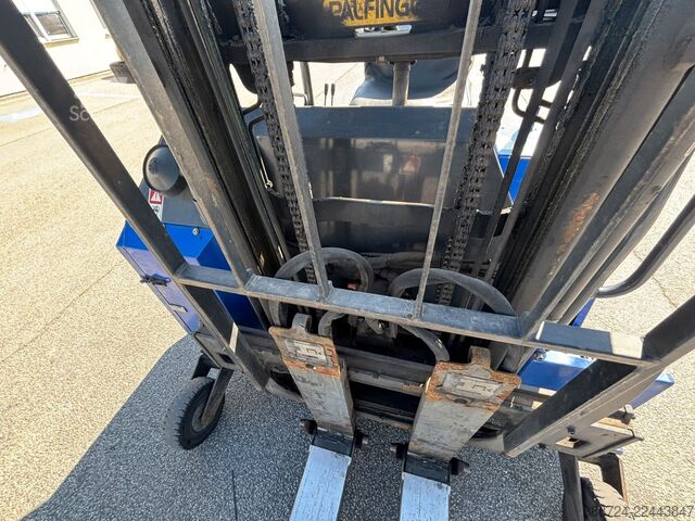 Manipulador telescópico PALFINGER F3 151 K5*Mitnahmestapler*Tragfähigkeit: 1500kg*