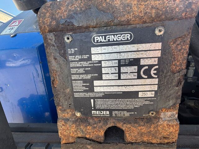 Manipulador telescópico PALFINGER F3 151 K5*Mitnahmestapler*Tragfähigkeit: 1500kg*